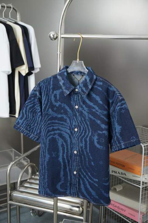 Picture of LV Shirt Pant Suits _SKULVS-XLhgntx0923763